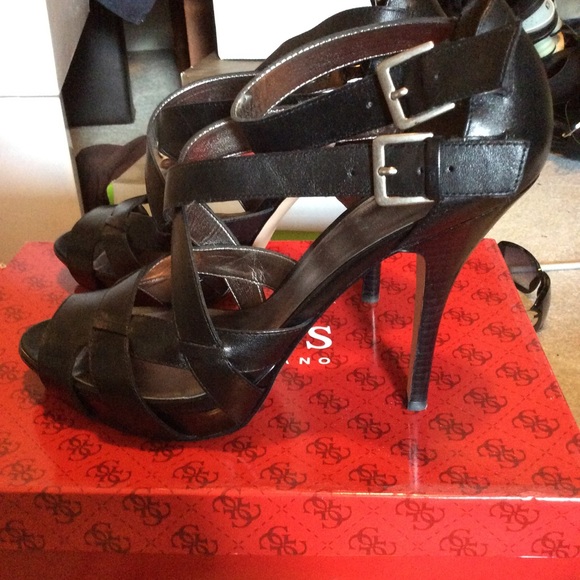 *++ FINAL SALE*****GUESS    BLACK STRAPPY HEELs - Picture 2 of 3